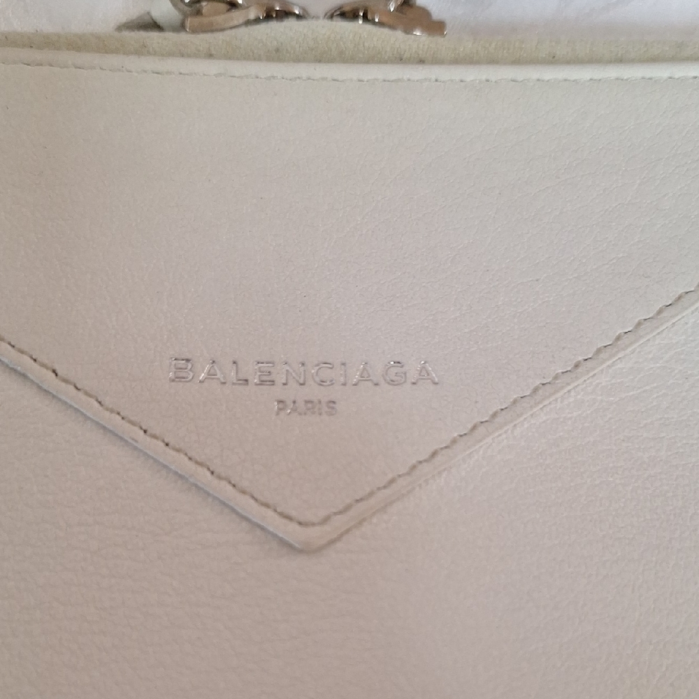BALENCIAGA white Leather Ladies Wallet.